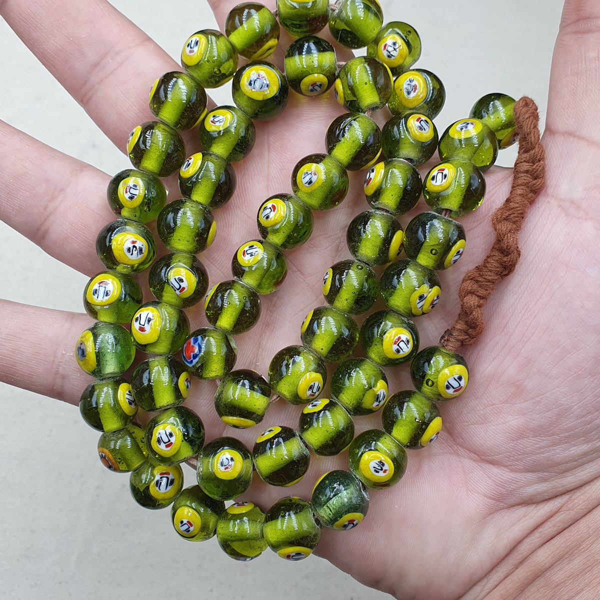 Collier de perles vertes citron de style vénitien antique