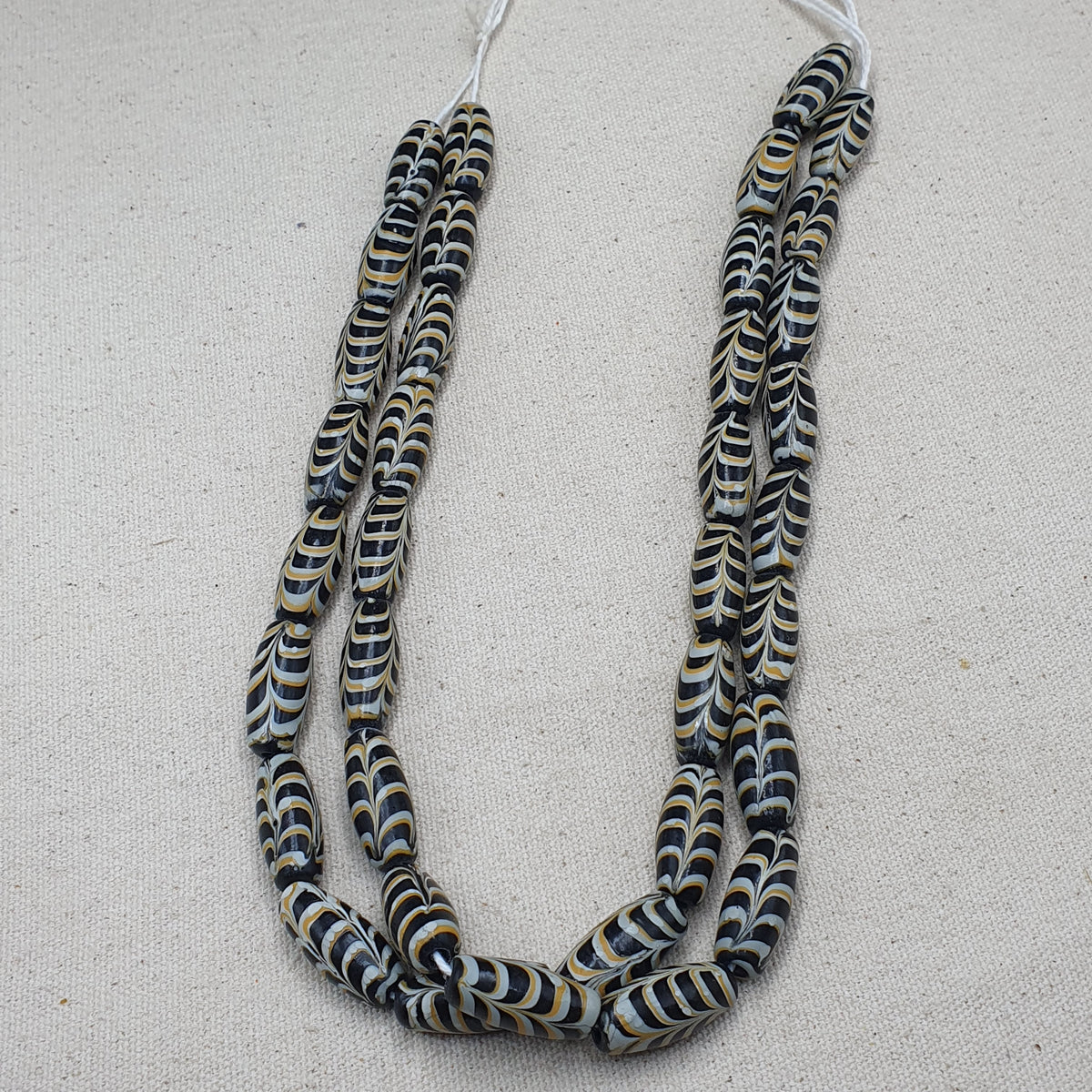 Collier de perles vintage en verre de plumes d'art Venerano
