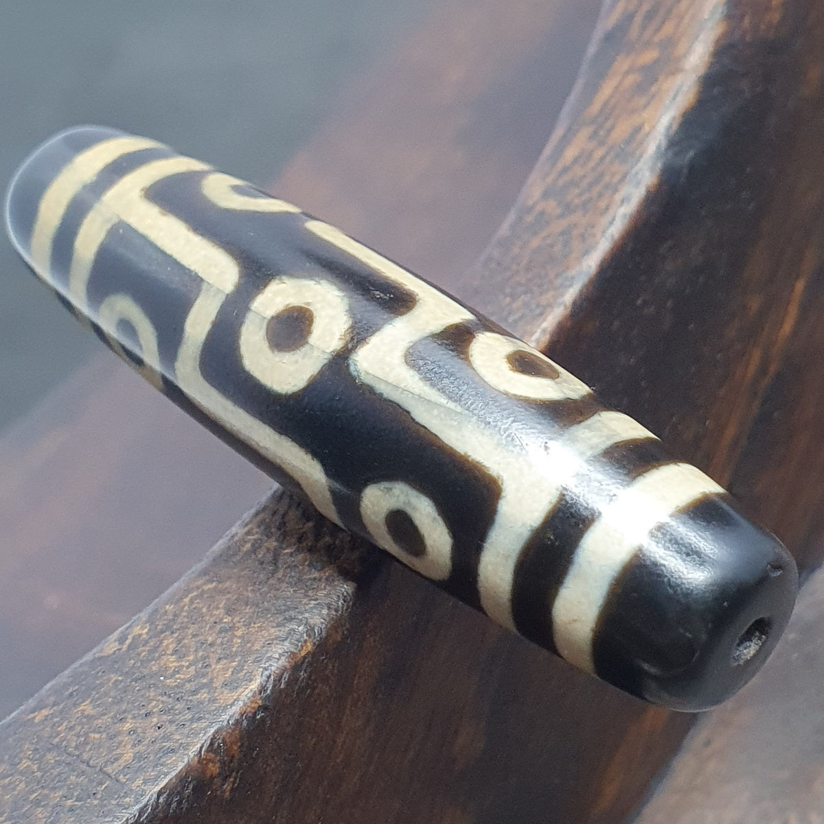 Amulette tibétaine de perle Dzi en agate à 9 yeux de l'Himalaya