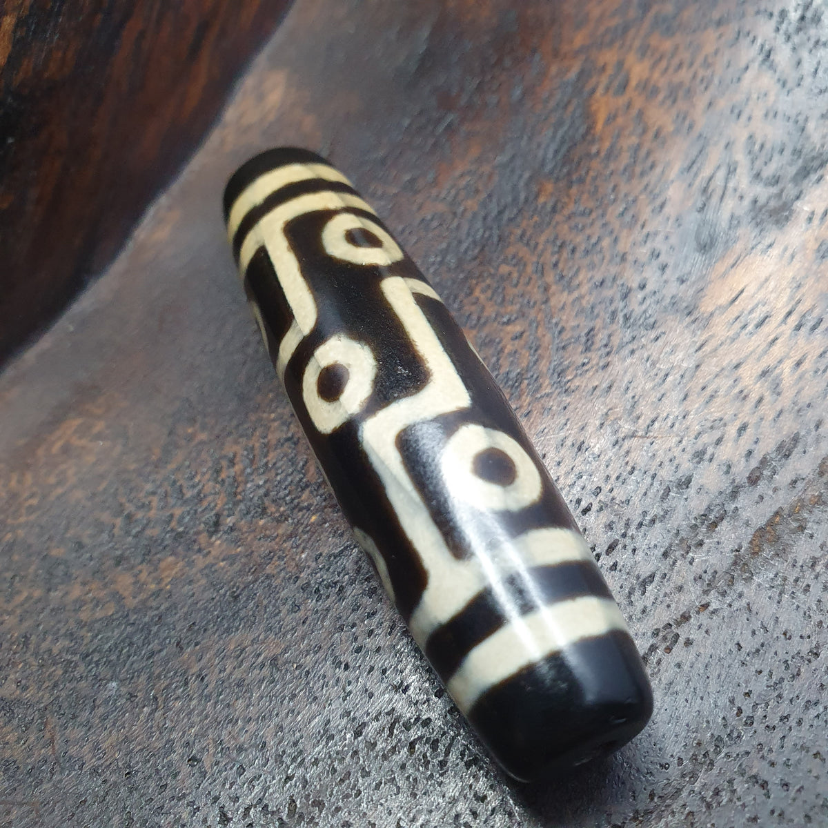 Amulette tibétaine de perle Dzi en agate à 9 yeux de l'Himalaya