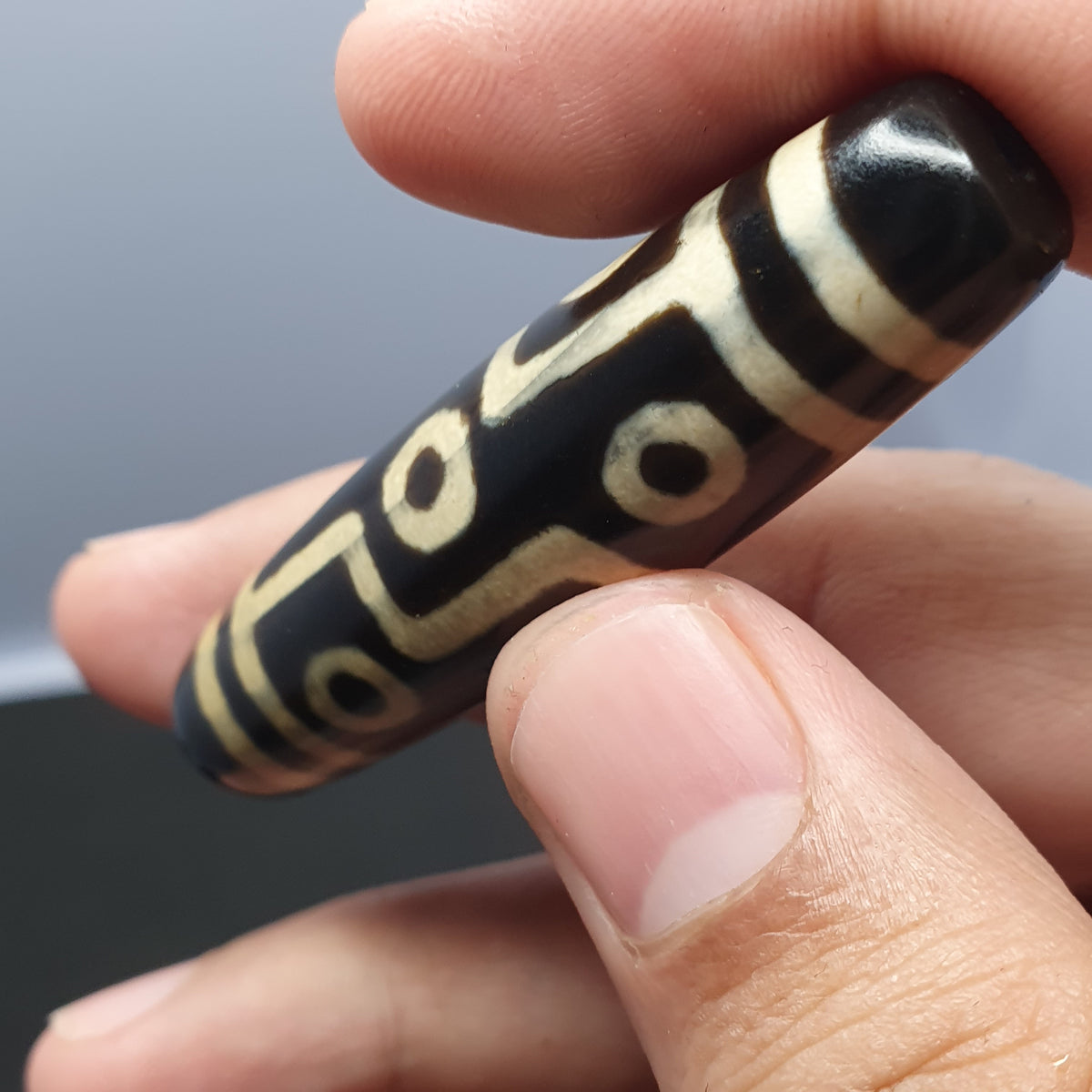 Amulette tibétaine de perle Dzi en agate à 9 yeux de l'Himalaya