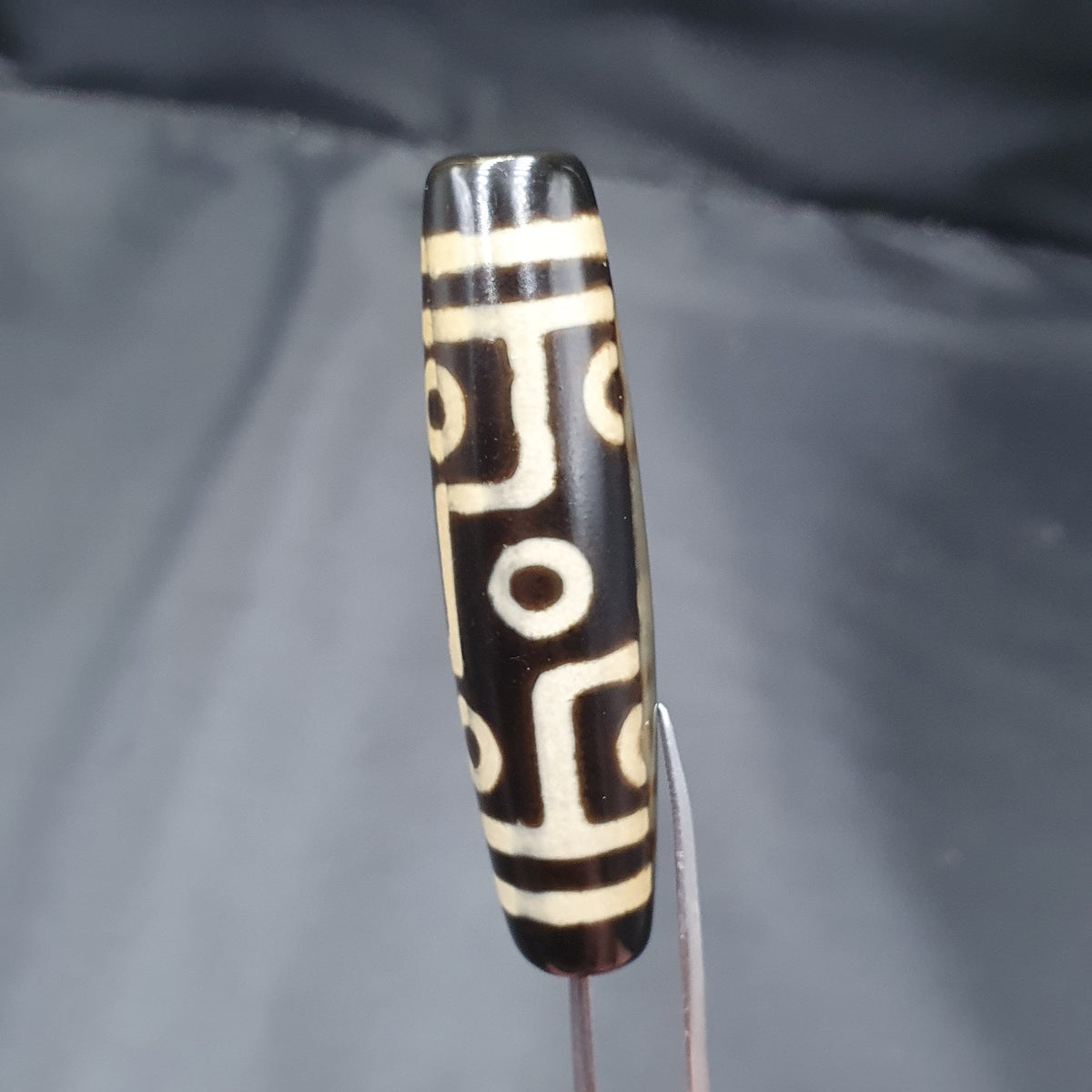 Amulette tibétaine de perle Dzi en agate à 9 yeux de l'Himalaya