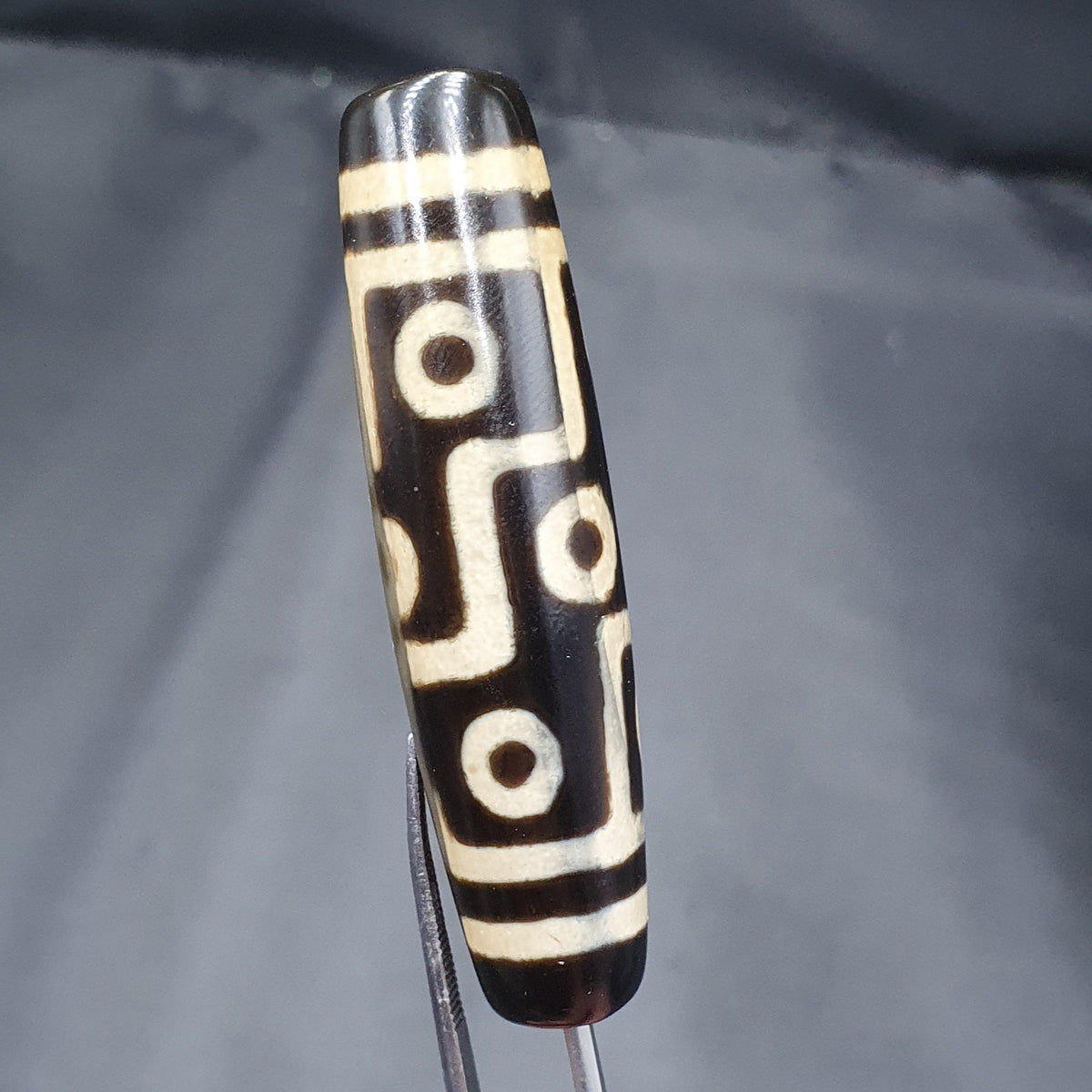 Amulette tibétaine de perle Dzi en agate à 9 yeux de l'Himalaya