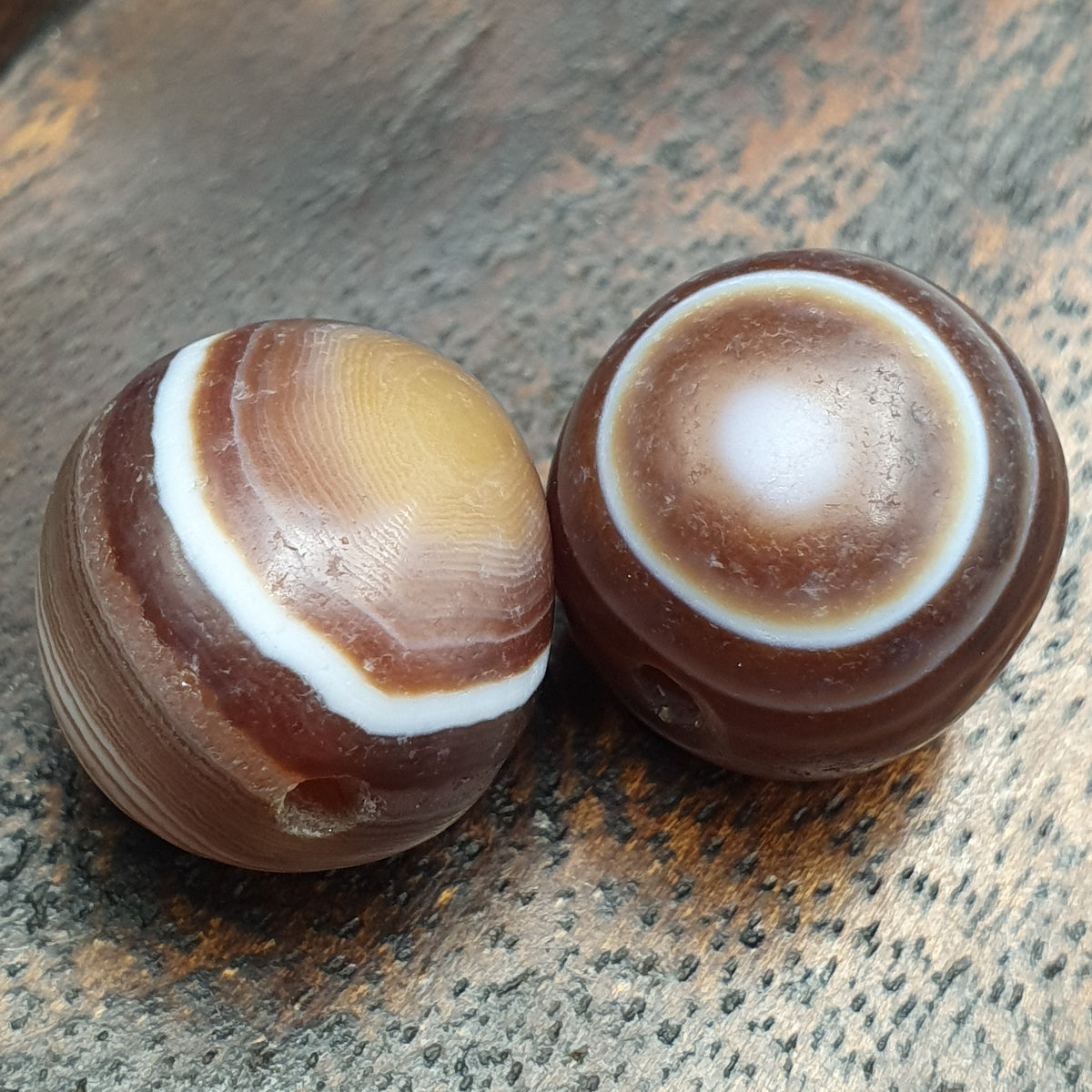 Lot de 2 perles vintage Agate œil Suliemani de l'Himalaya