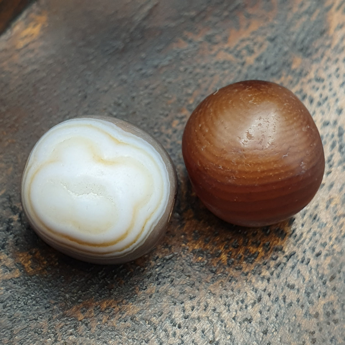 Lot de 2 perles vintage Agate œil Suliemani de l'Himalaya