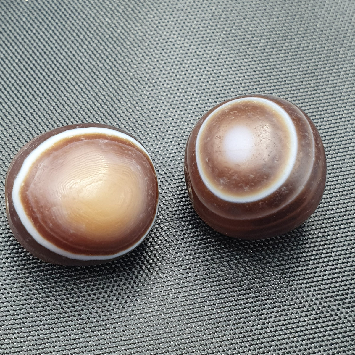 Lot de 2 perles vintage Agate œil Suliemani de l'Himalaya