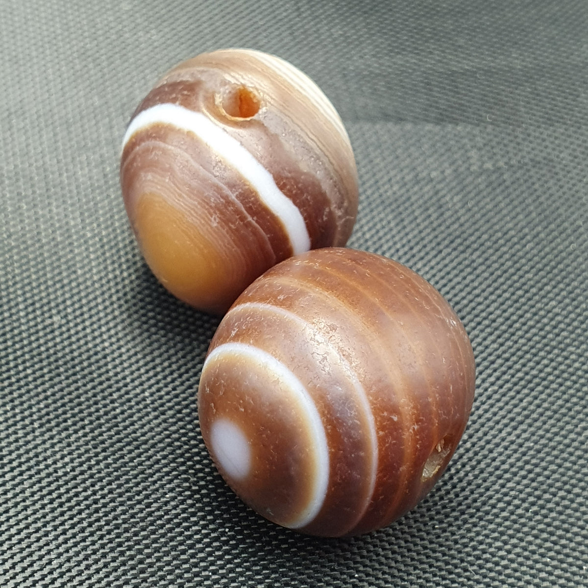Lot de 2 perles vintage Agate œil Suliemani de l'Himalaya