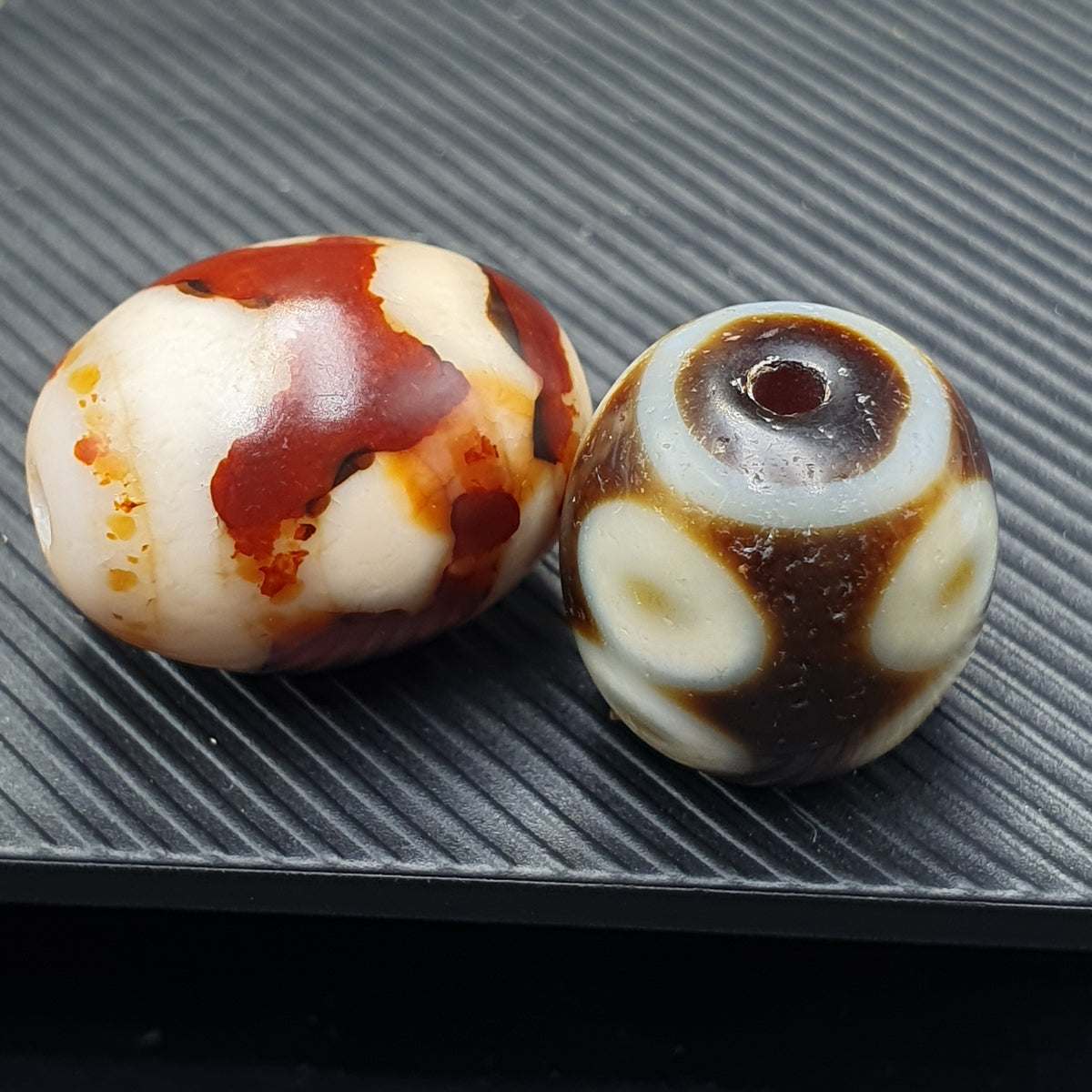 Lot of 2 Vintage Himalayan Suliemani Eye Agate beads