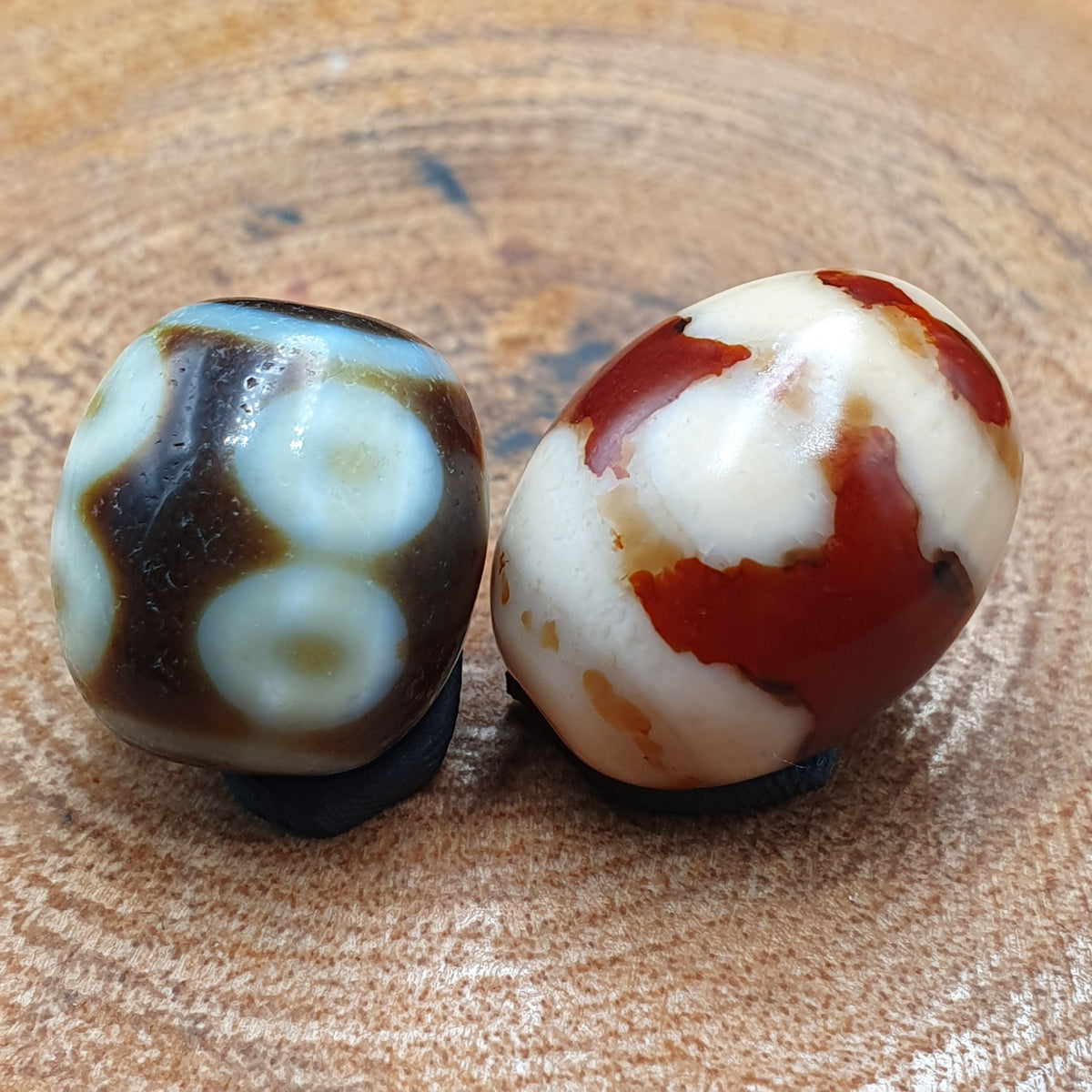 Lot of 2 Vintage Himalayan Suliemani Eye Agate beads
