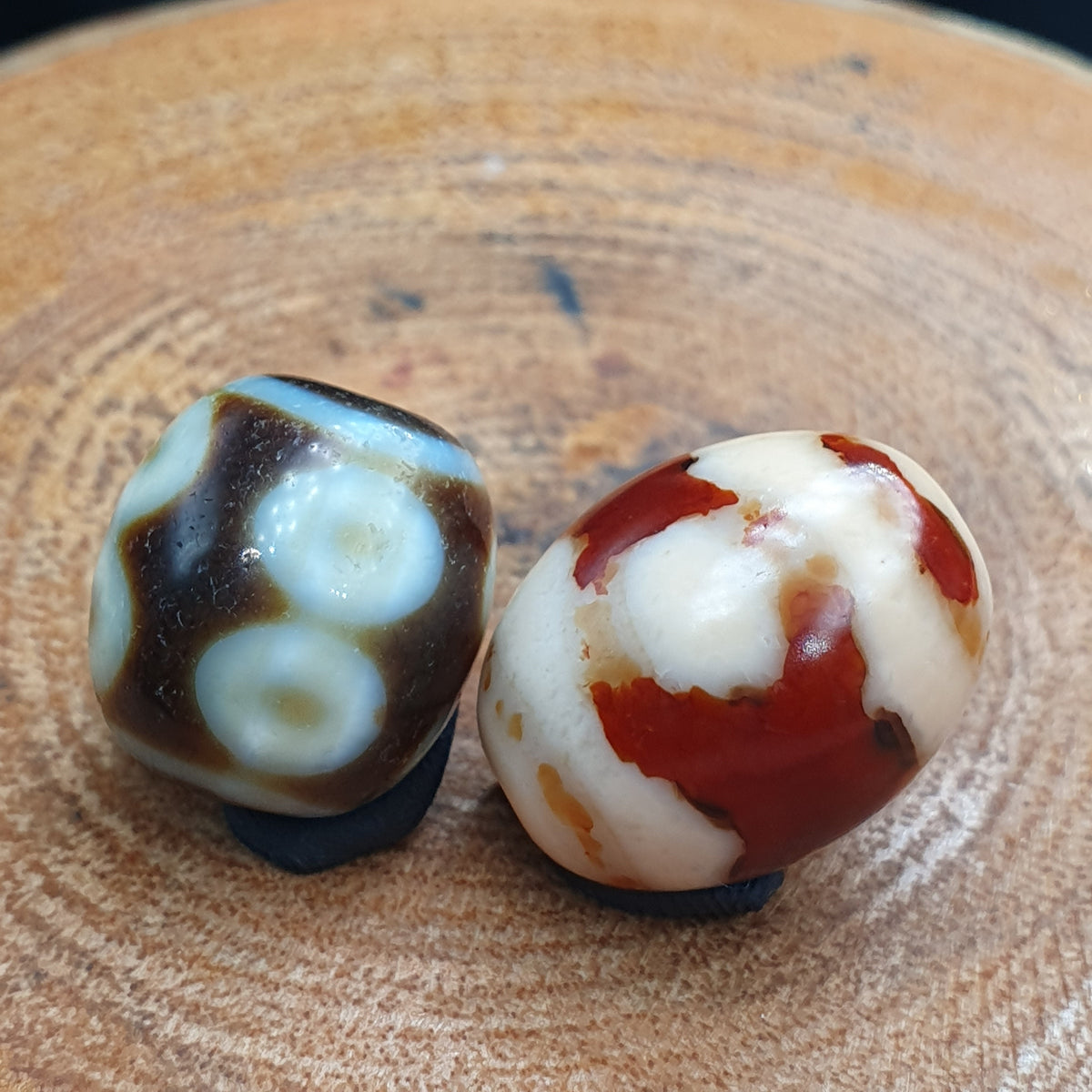 Lot of 2 Vintage Himalayan Suliemani Eye Agate beads