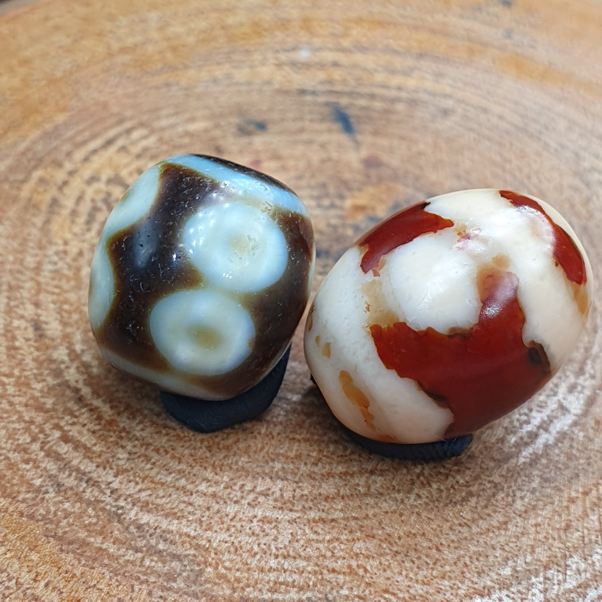 Lot of 2 Vintage Himalayan Suliemani Eye Agate beads