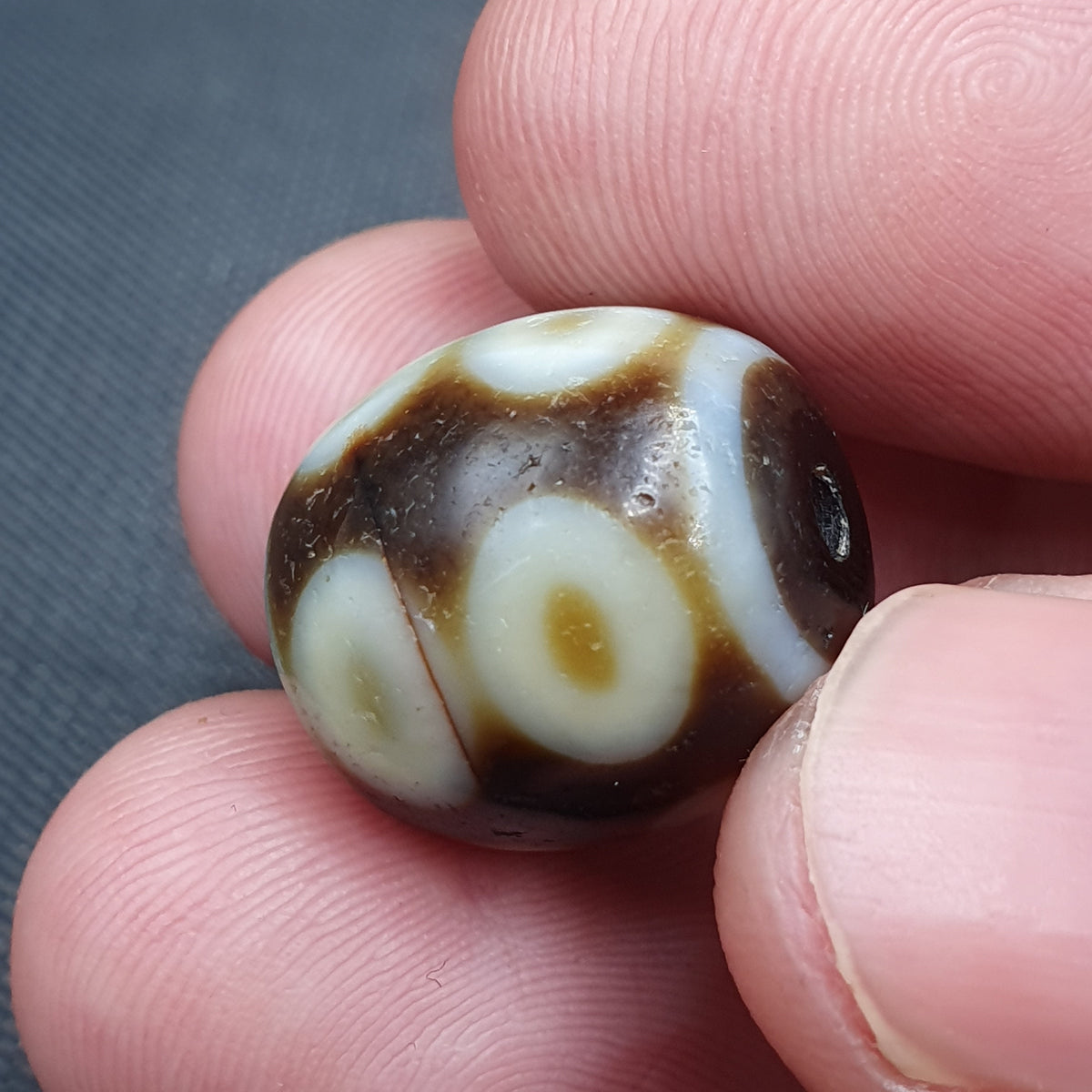 Lot of 2 Vintage Himalayan Suliemani Eye Agate beads