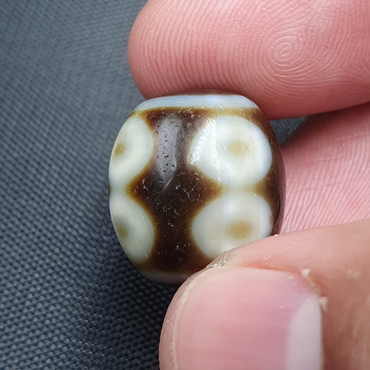 Lot of 2 Vintage Himalayan Suliemani Eye Agate beads