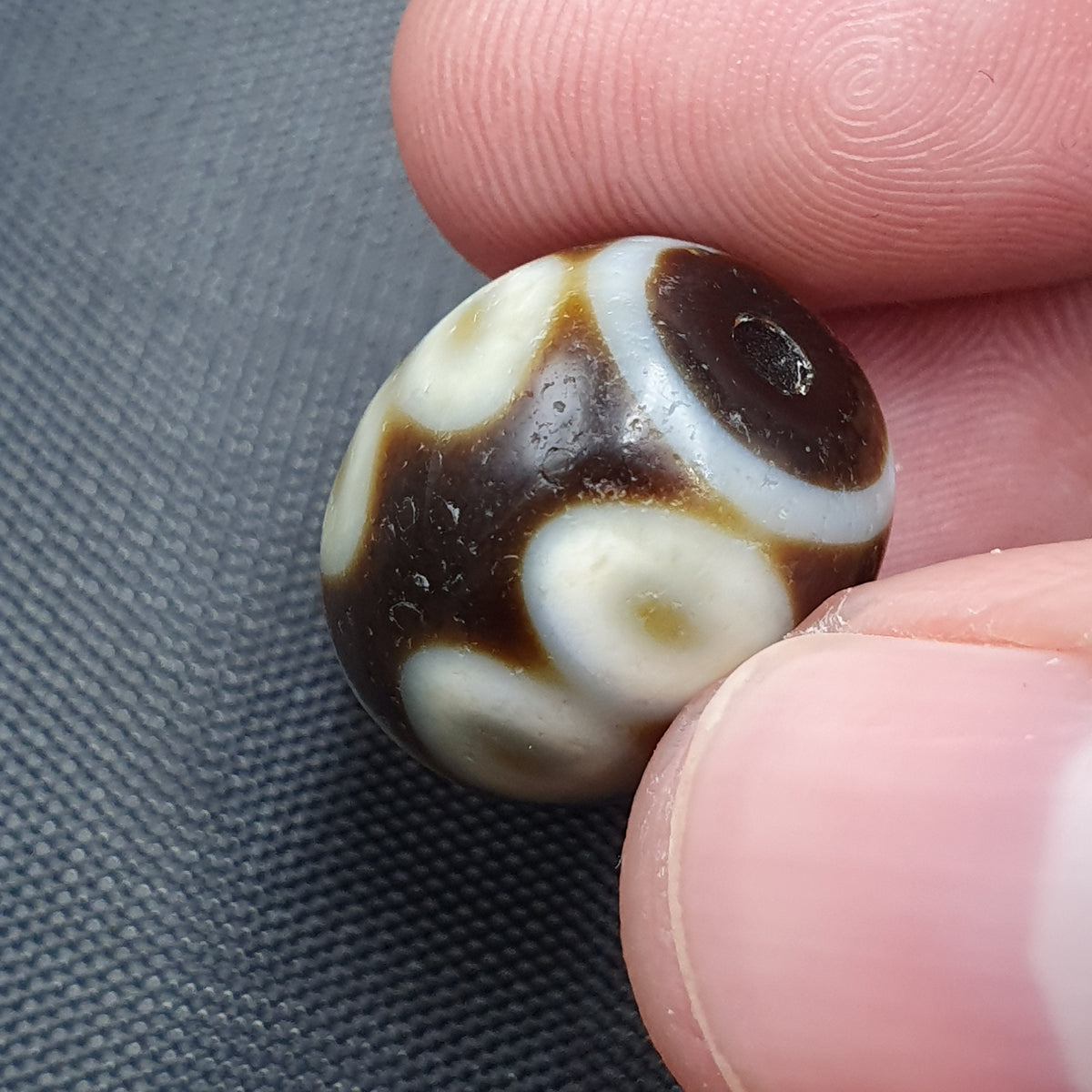 Lot of 2 Vintage Himalayan Suliemani Eye Agate beads