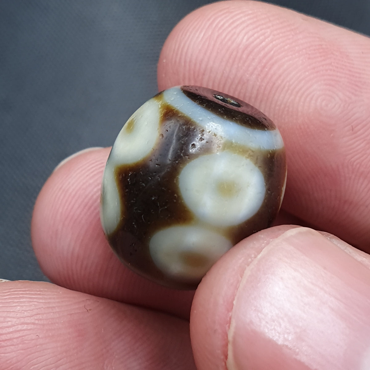 Lot of 2 Vintage Himalayan Suliemani Eye Agate beads