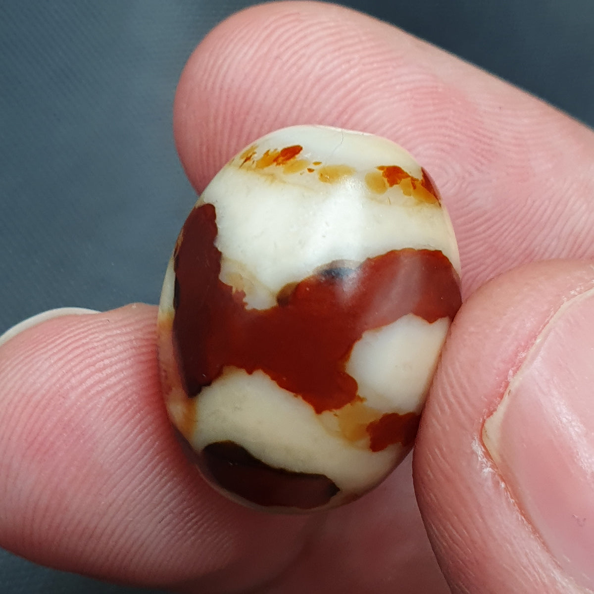 Lot of 2 Vintage Himalayan Suliemani Eye Agate beads