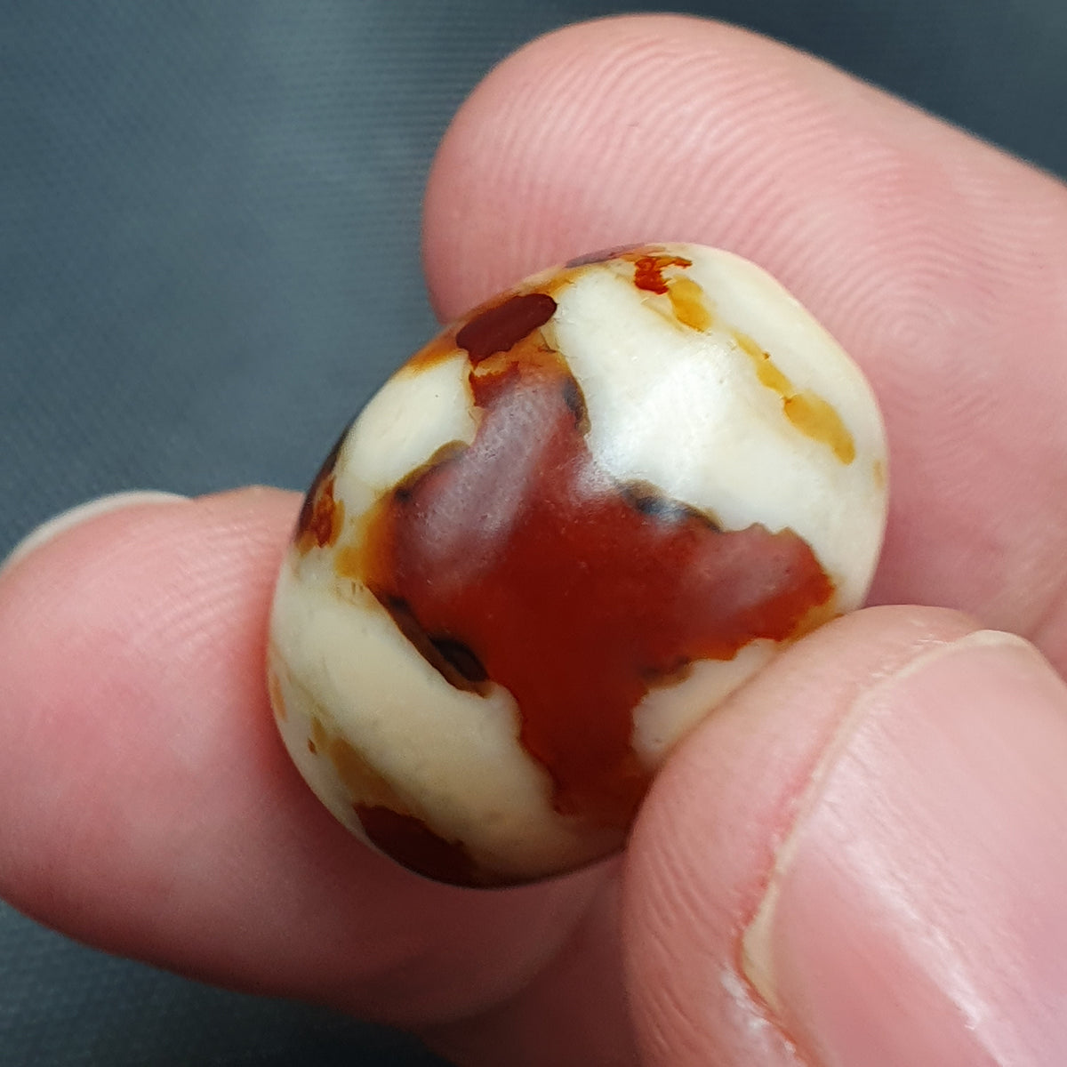 Lot of 2 Vintage Himalayan Suliemani Eye Agate beads