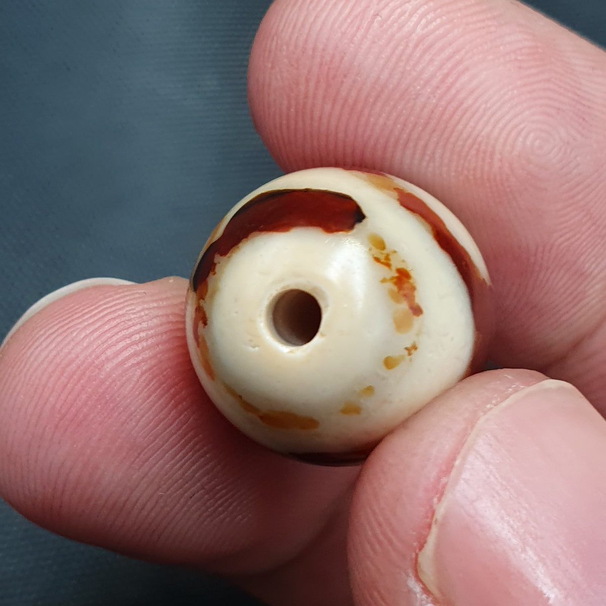 Lot of 2 Vintage Himalayan Suliemani Eye Agate beads