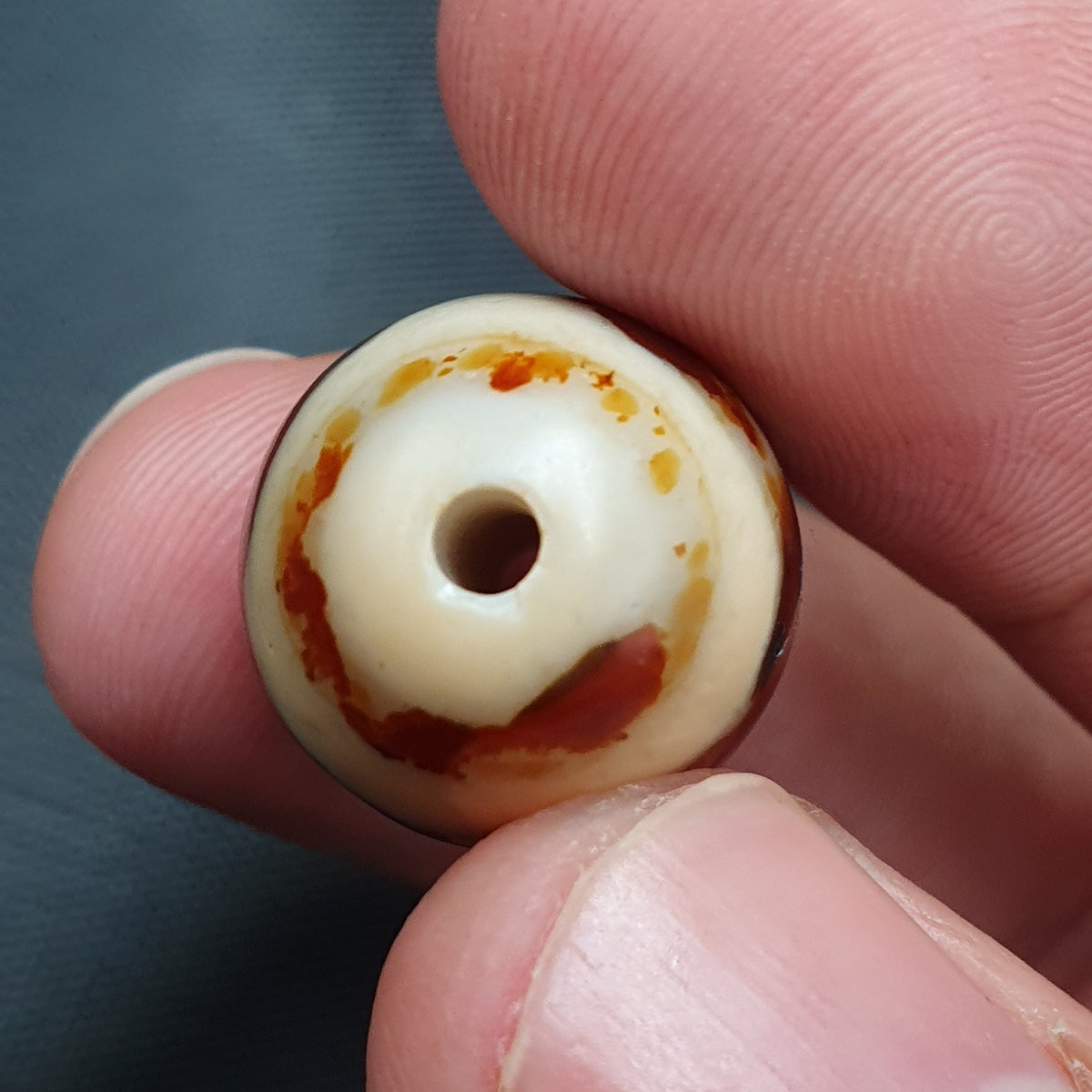 Lot of 2 Vintage Himalayan Suliemani Eye Agate beads