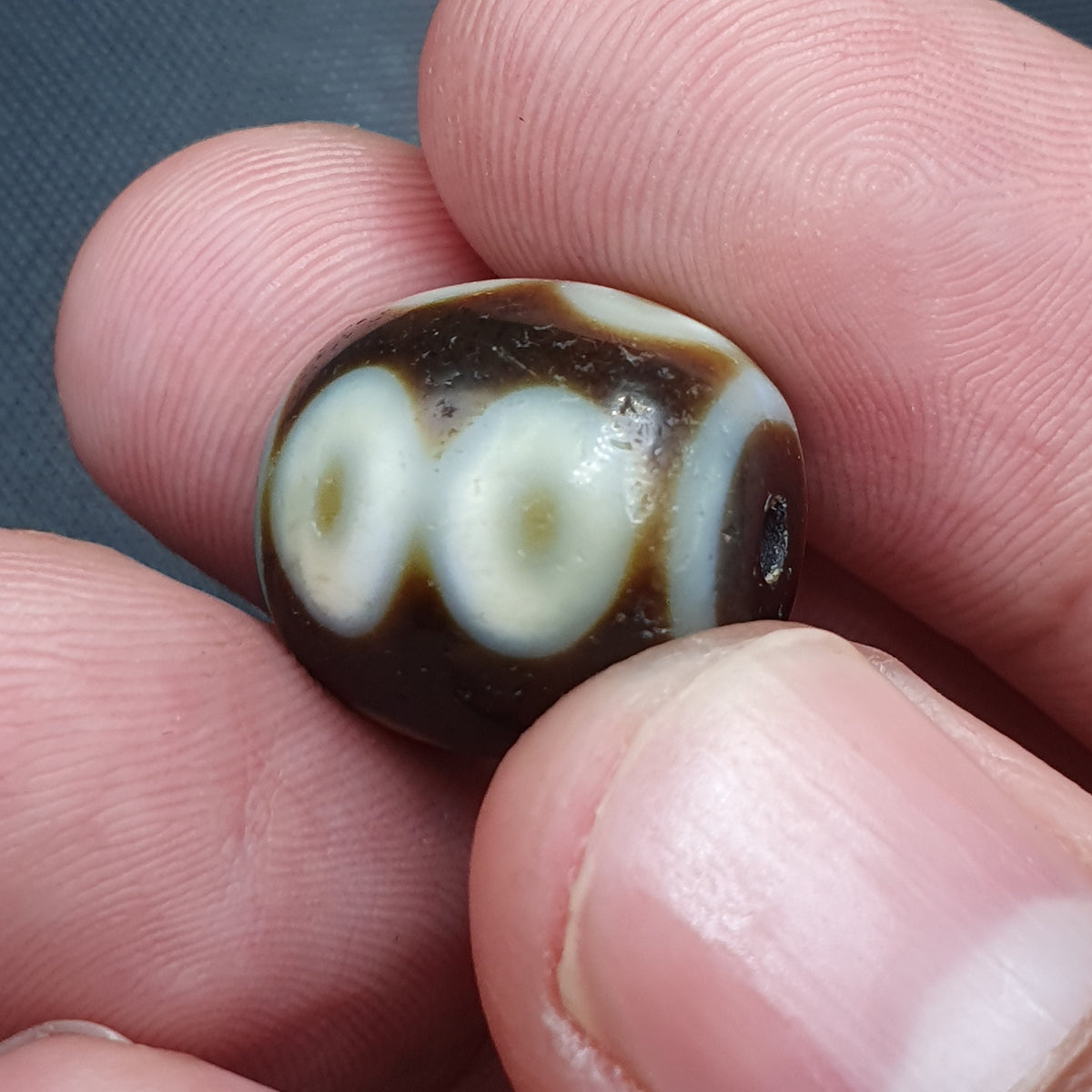 Lot of 2 Vintage Himalayan Suliemani Eye Agate beads