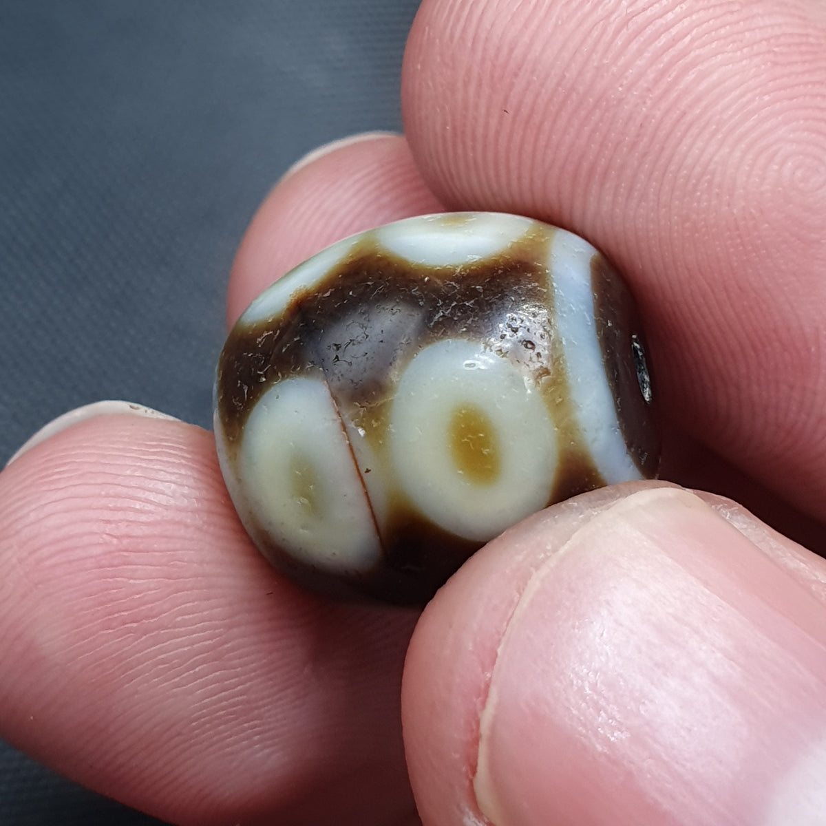 Lot of 2 Vintage Himalayan Suliemani Eye Agate beads