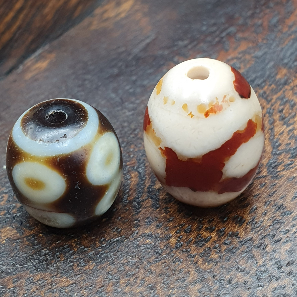 Lot of 2 Vintage Himalayan Suliemani Eye Agate beads