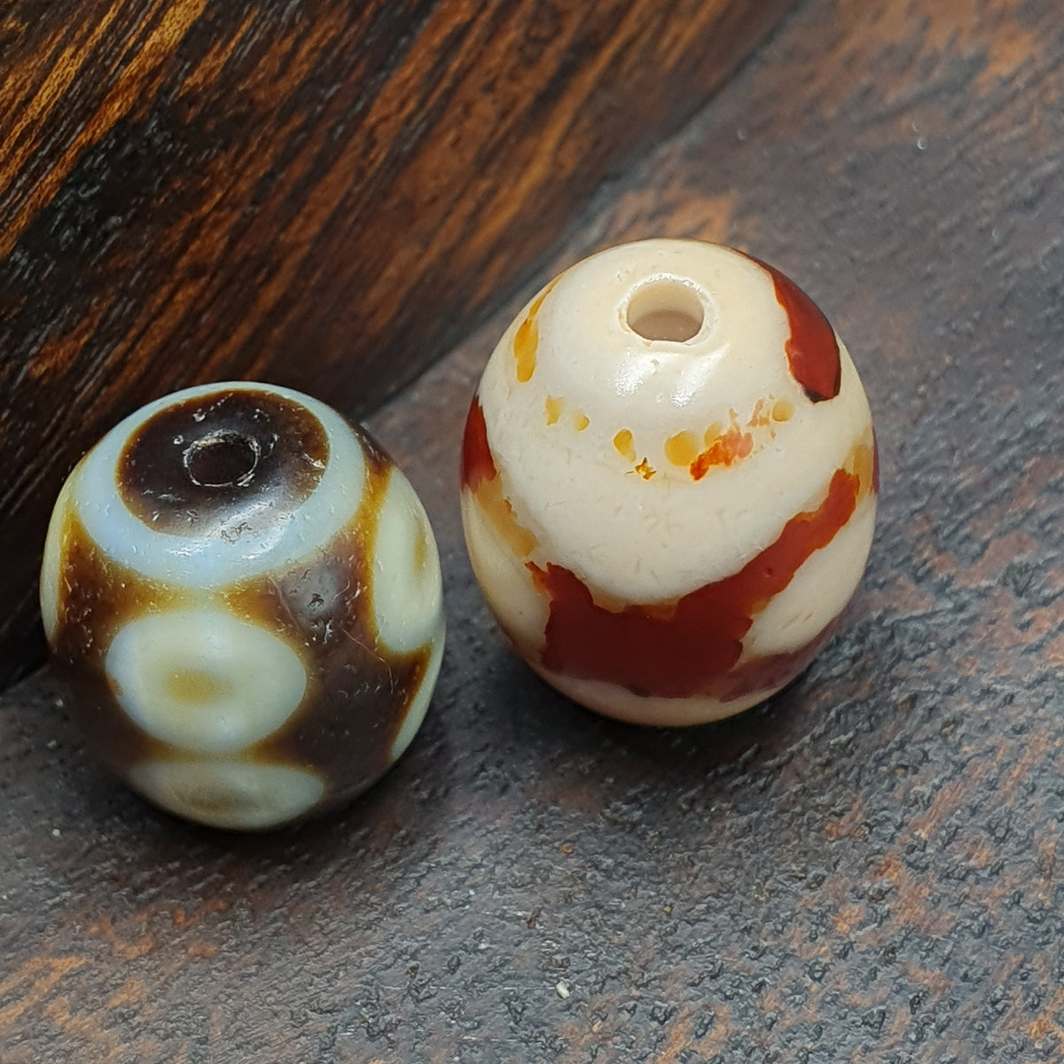Lot of 2 Vintage Himalayan Suliemani Eye Agate beads