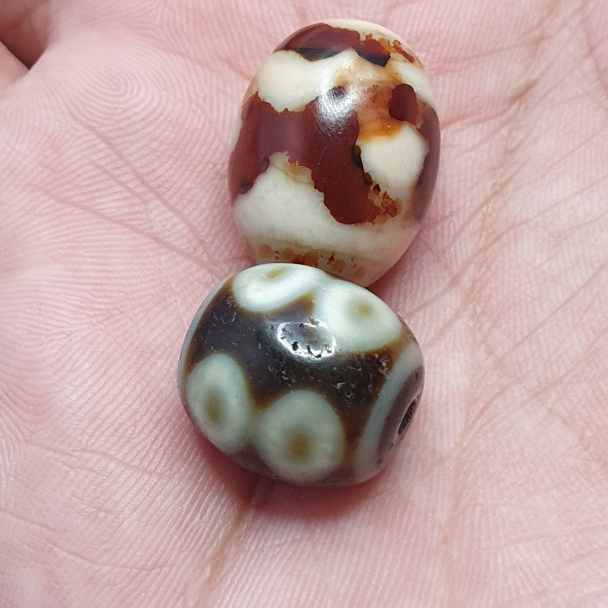 Lot of 2 Vintage Himalayan Suliemani Eye Agate beads