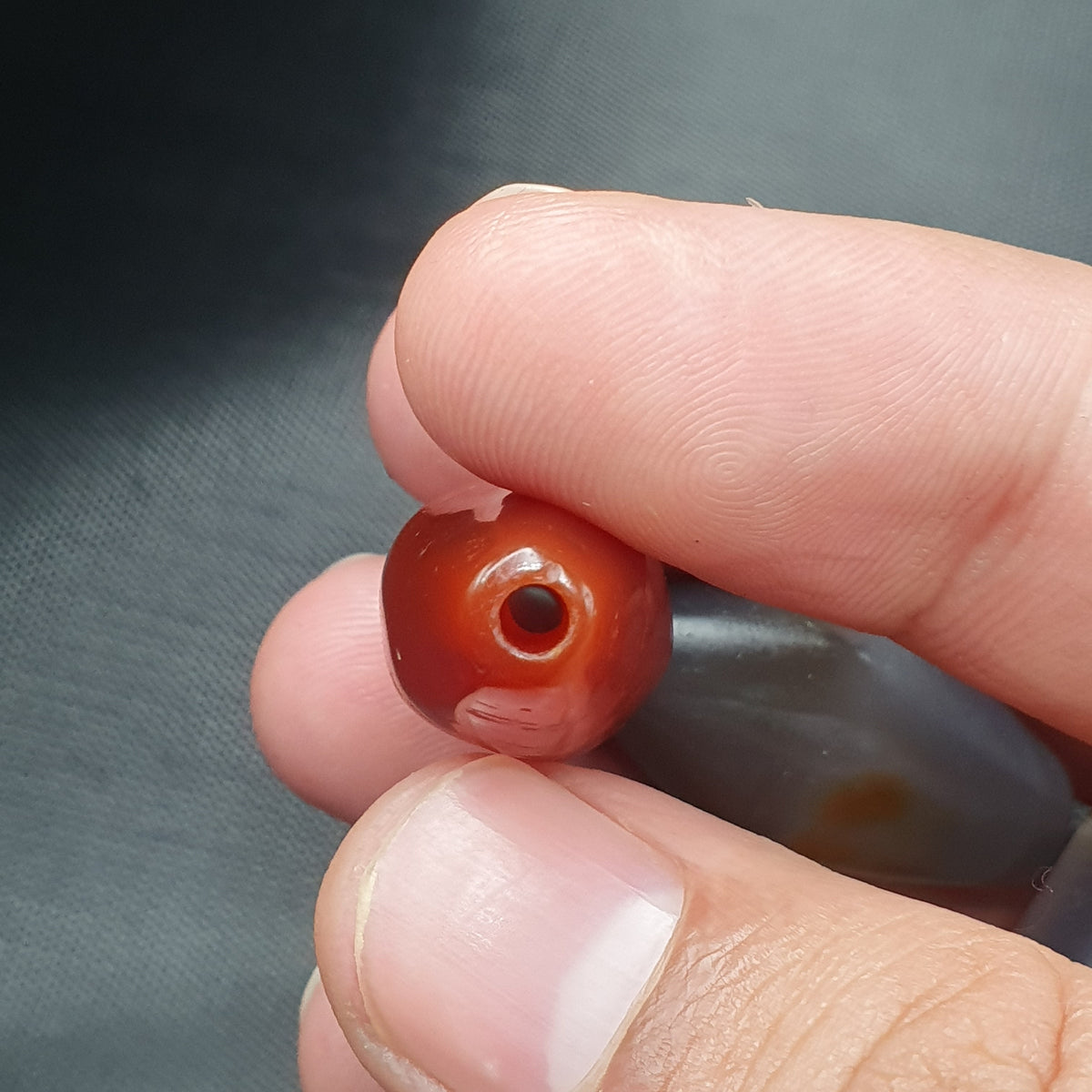 Lot de 3 perles d'agate vintage en Cornaline et Calcédoine Grise
