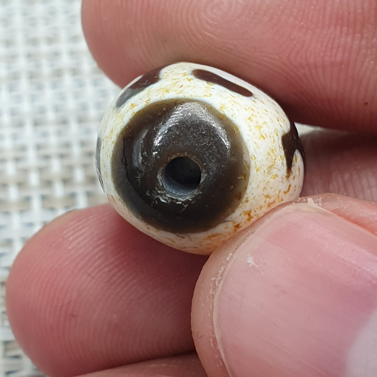 Perles d'agate tibétaines de l'Himalaya à motif de vase au trésor vintage