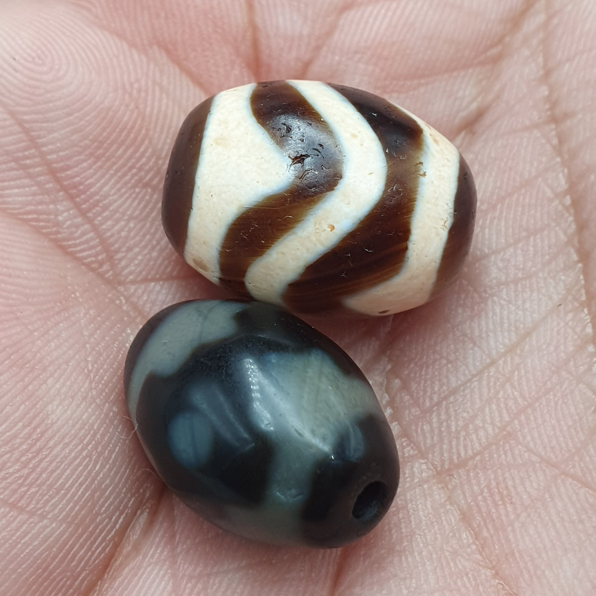 Lot de 2 agates tibétaines de l'Himalaya à motif zigzag et yeux vintage