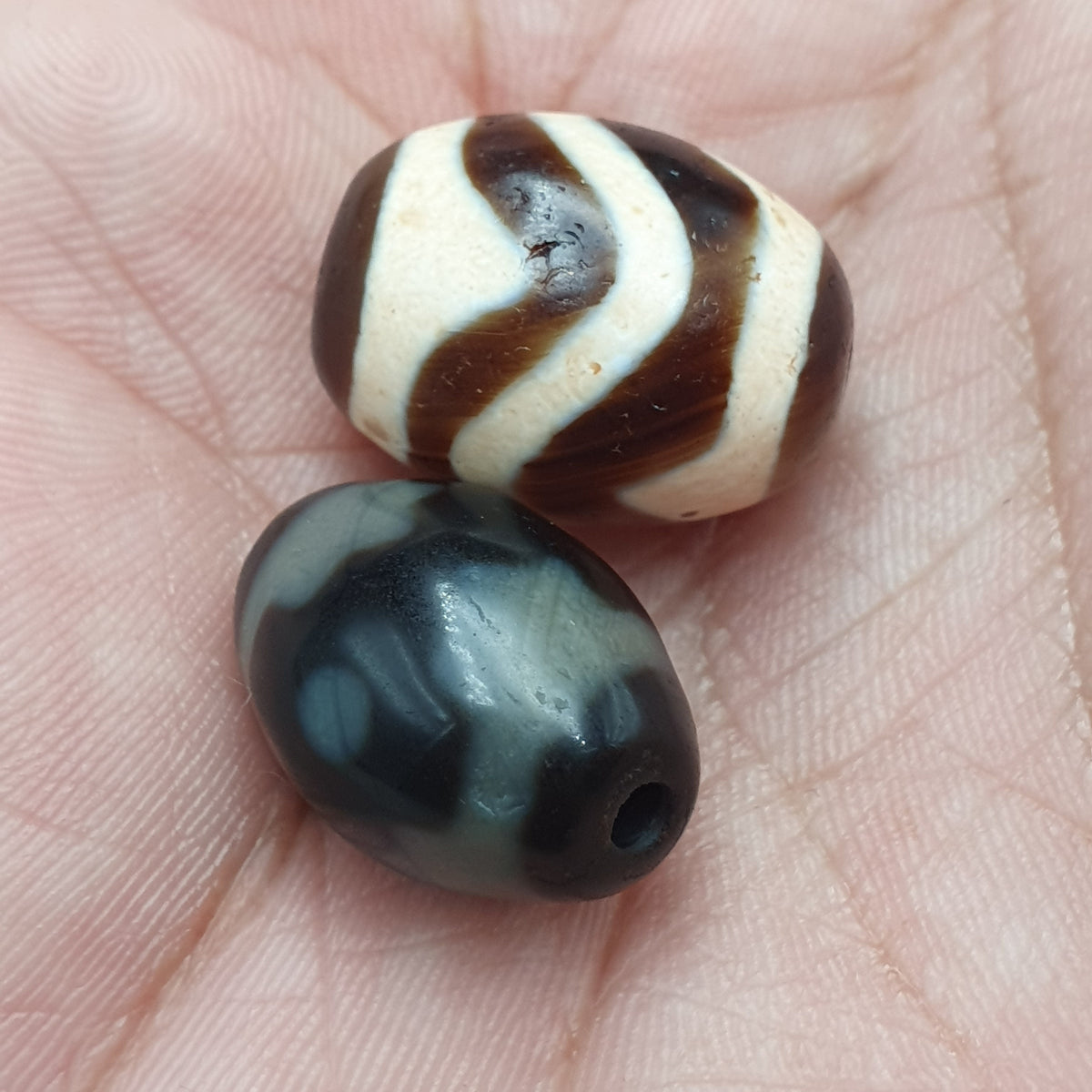 Lot de 2 agates tibétaines de l'Himalaya à motif zigzag et yeux vintage