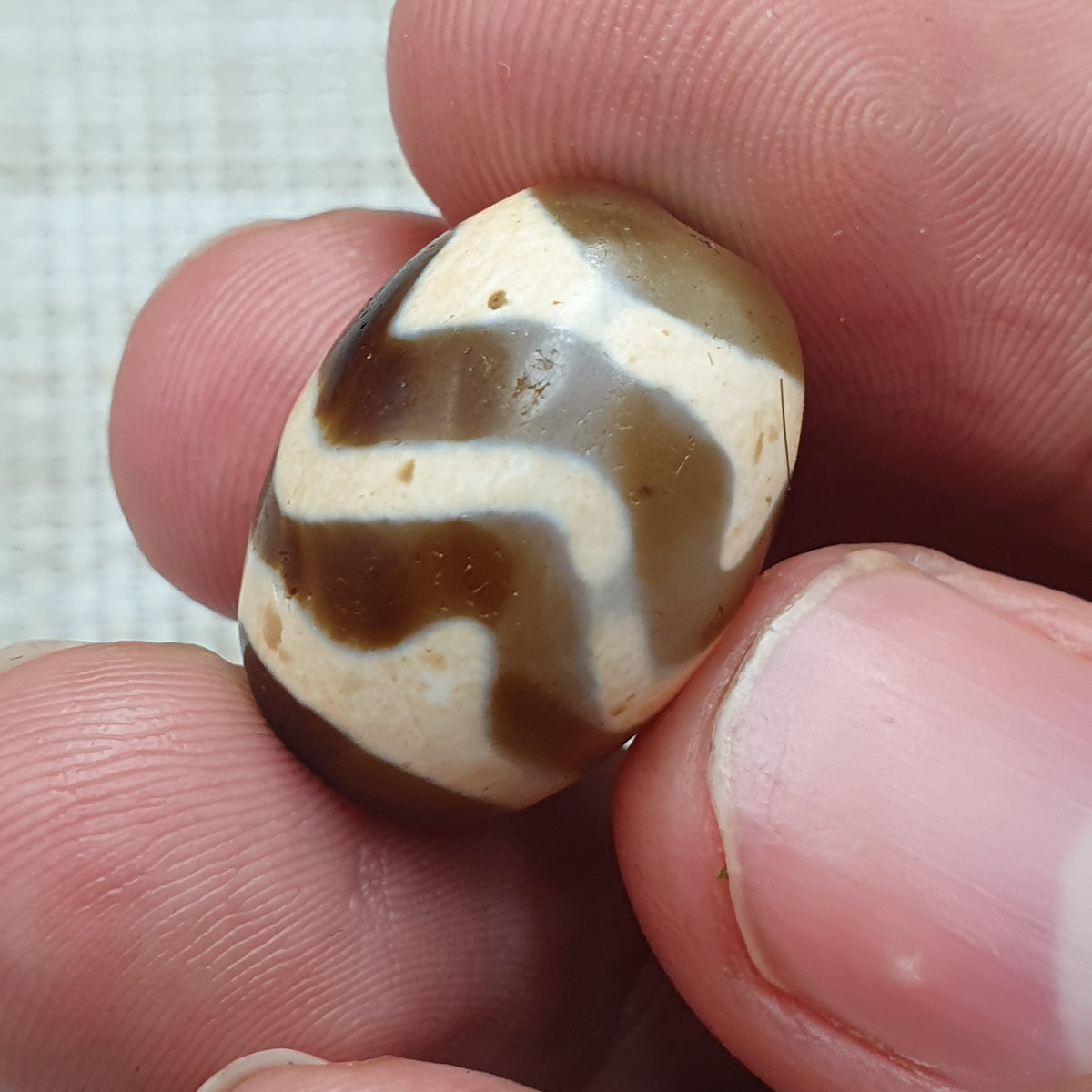 Lot de 2 agates tibétaines de l'Himalaya à motif zigzag et yeux vintage