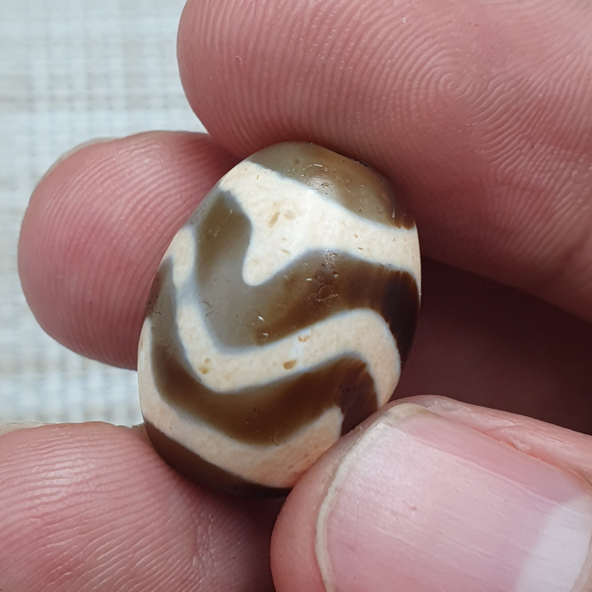 Lot de 2 agates tibétaines de l'Himalaya à motif zigzag et yeux vintage