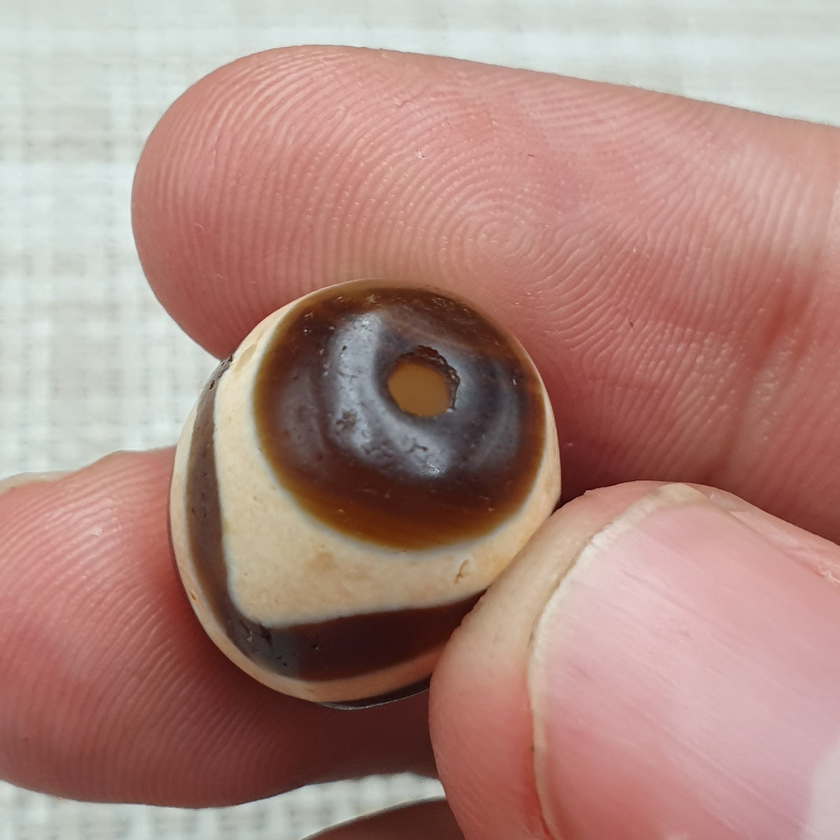 Lot de 2 agates tibétaines de l'Himalaya à motif zigzag et yeux vintage