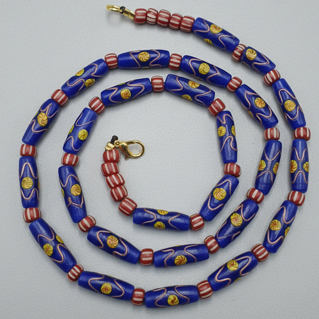 Collier de perles de verre vintage bleues à motif floral de style vénitien
