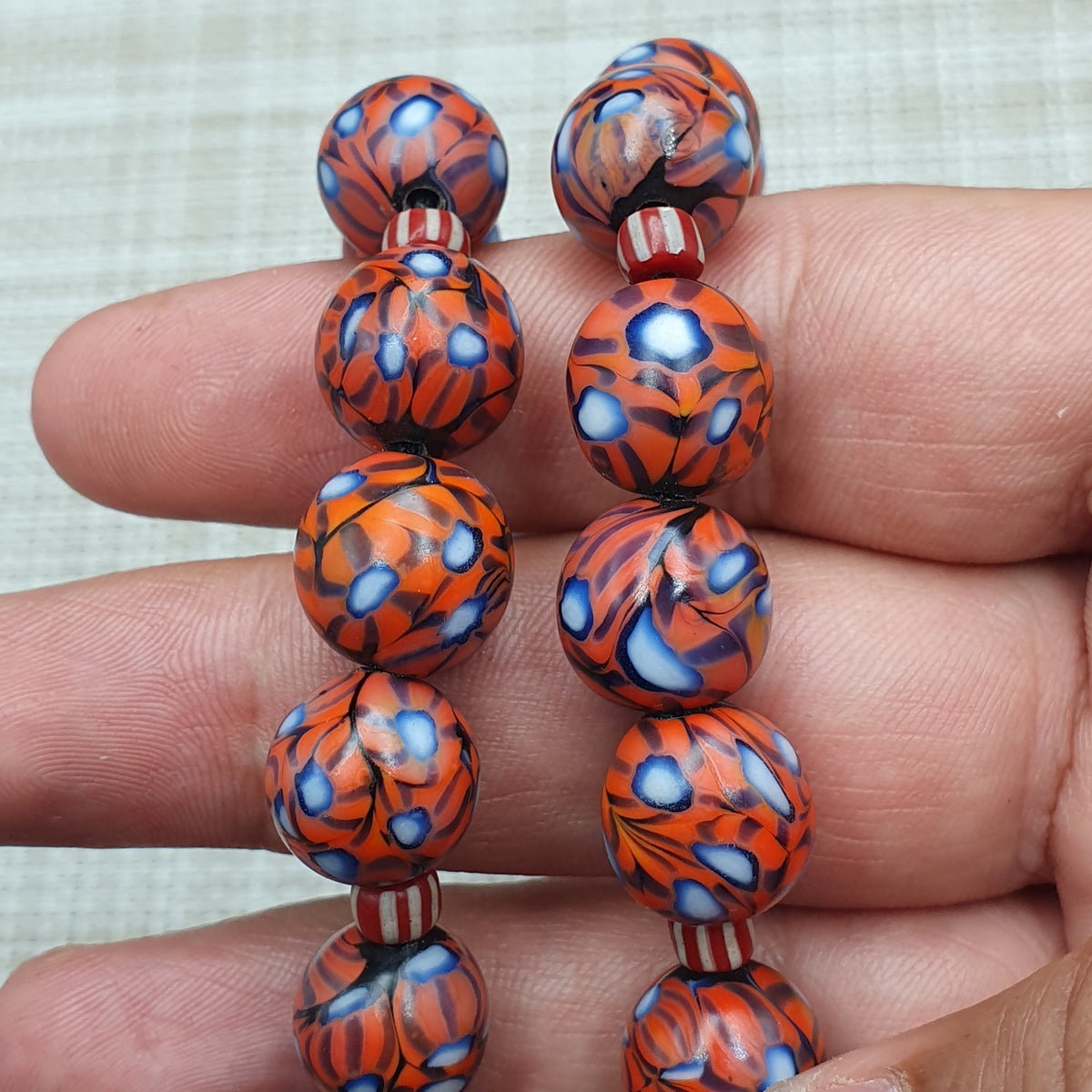Collier avec pendentif en verre à œil et visage vieilli, style vénitien vintage
