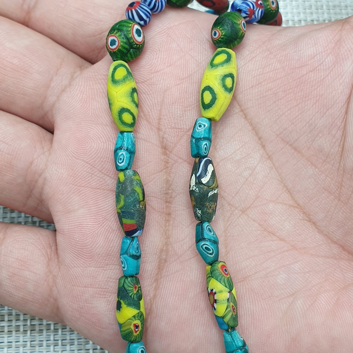 Collier Pendentif Ancien en Verre de Style Africain Vénitien avec Visage en Verre Ancien