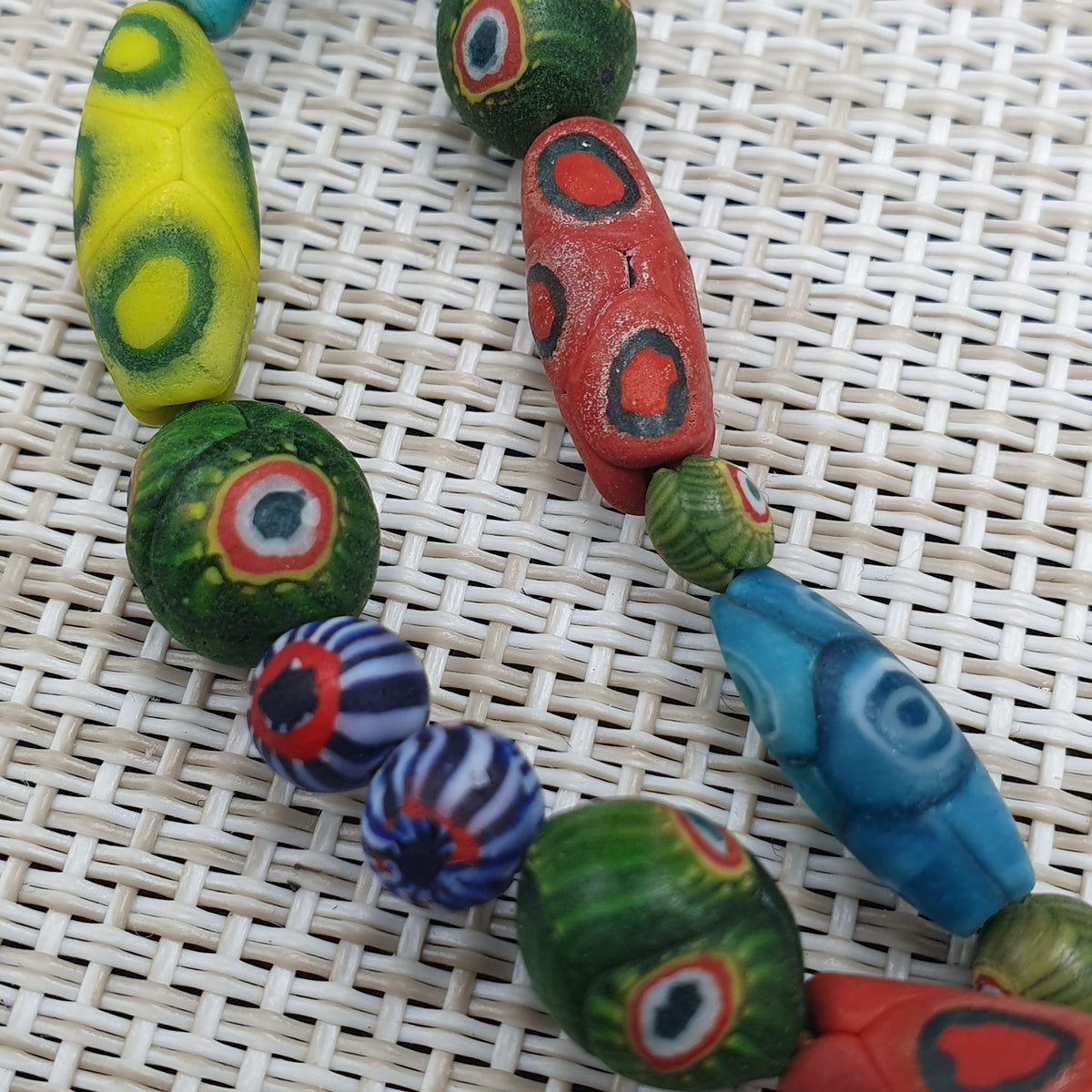Collier Pendentif Ancien en Verre de Style Africain Vénitien avec Visage en Verre Ancien