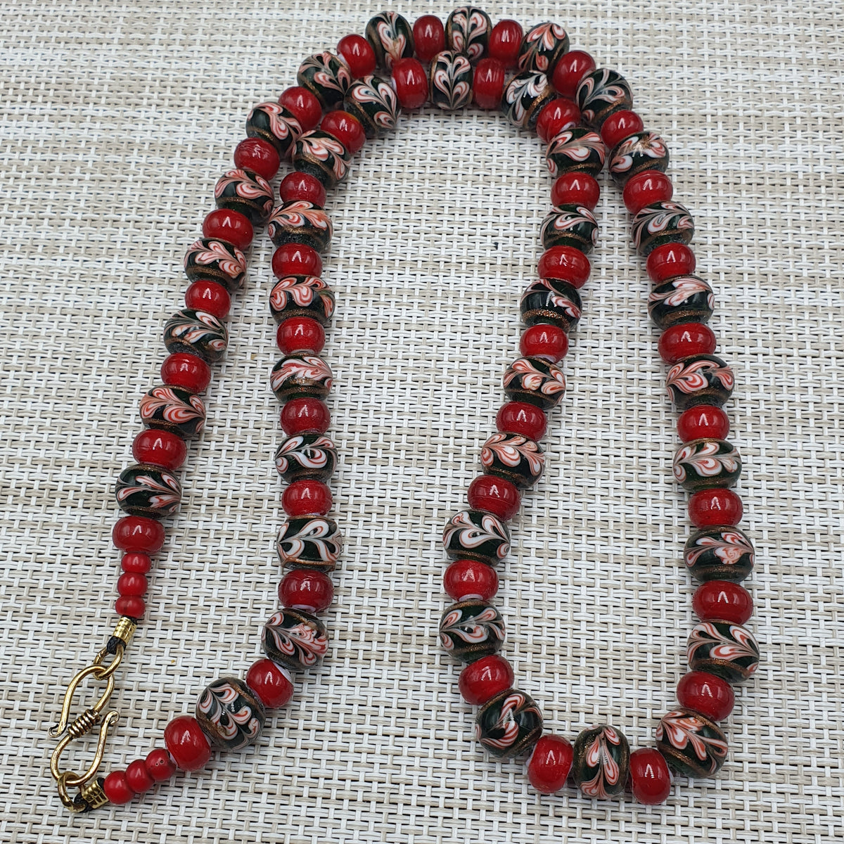 Collier fleuri vintage de style vénitien avec perles en verre Venetian WhiteHeart