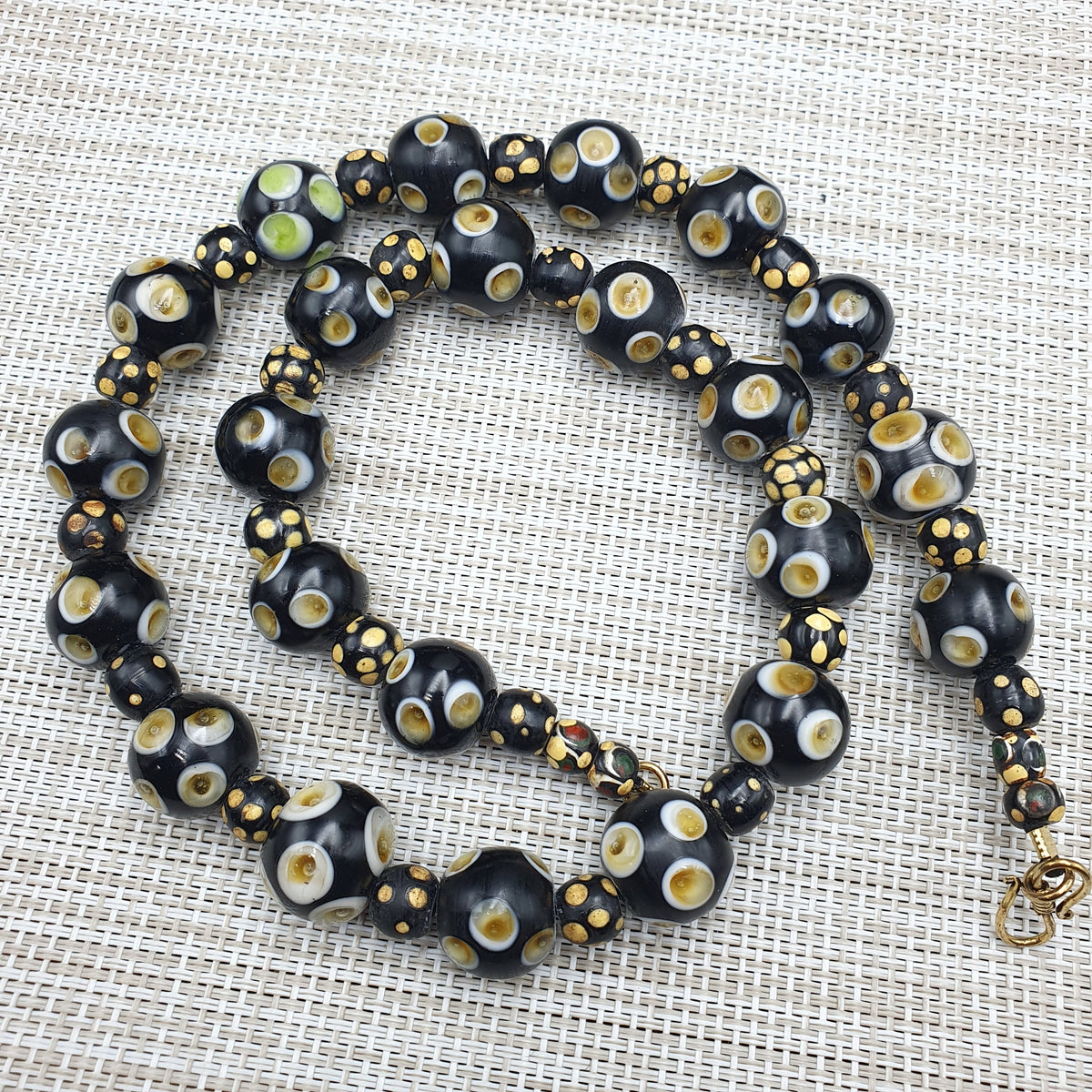 Collier de perles de verre de style vénitien vintage