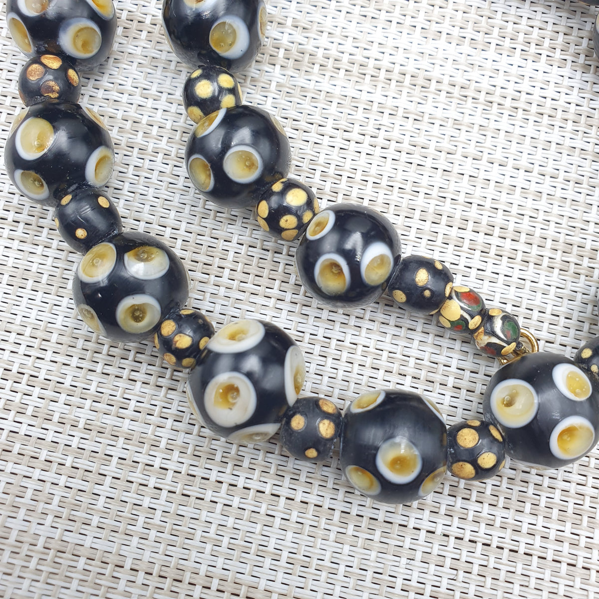 Collier de perles de verre de style vénitien vintage