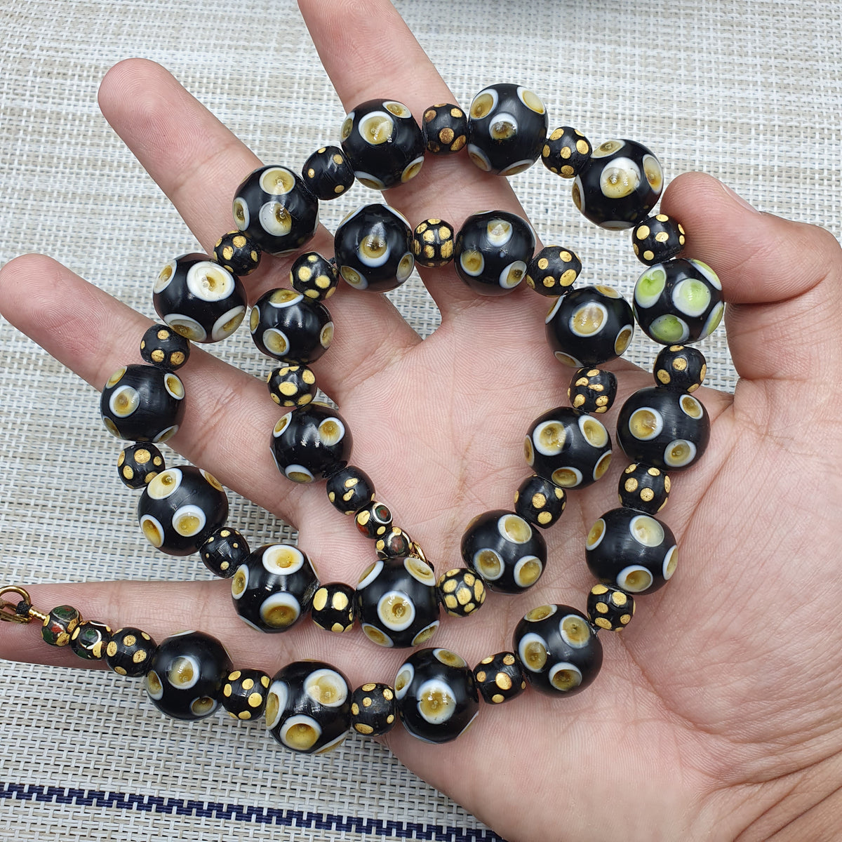Collier de perles de verre de style vénitien vintage