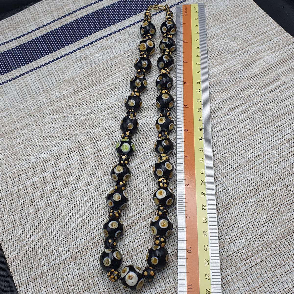 Collier de perles de verre de style vénitien vintage