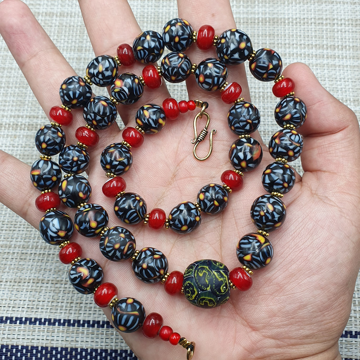 Vintage Venetian Style Glass & Venetian WhiteHeart Glass Beads Necklace