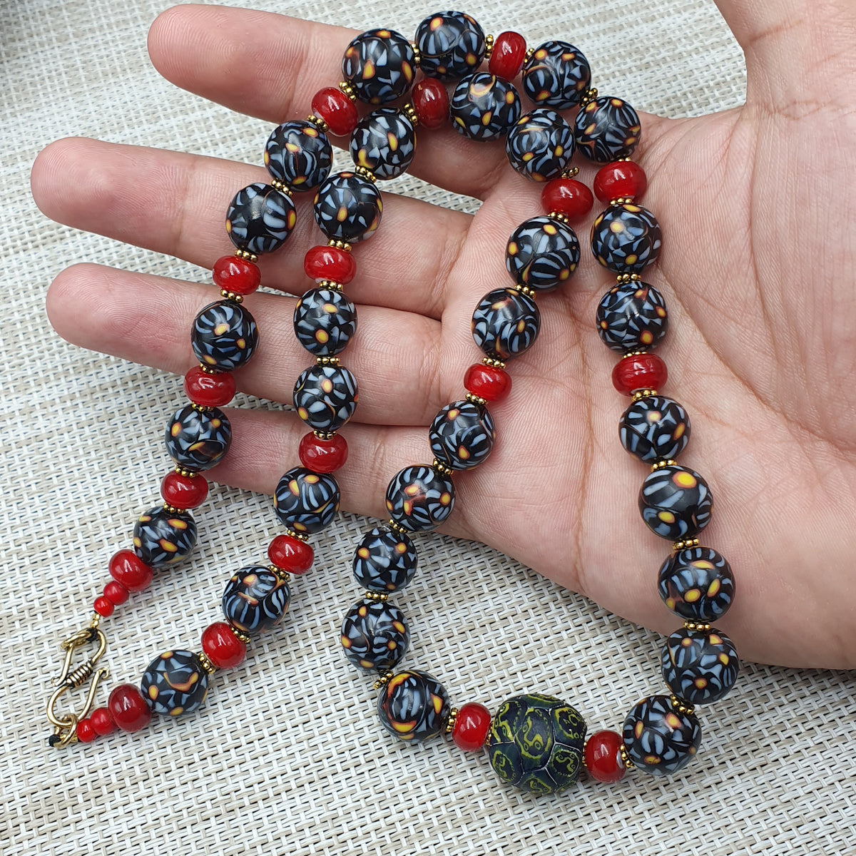 Vintage Venetian Style Glass & Venetian WhiteHeart Glass Beads Necklace