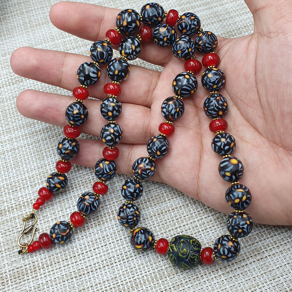 Vintage Venetian Style Glass & Venetian WhiteHeart Glass Beads Necklace