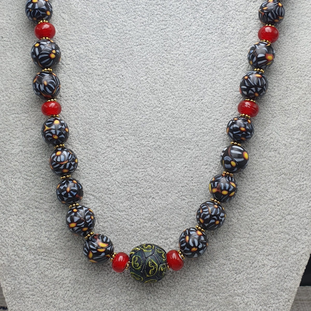 Vintage Venetian Style Glass & Venetian WhiteHeart Glass Beads Necklace