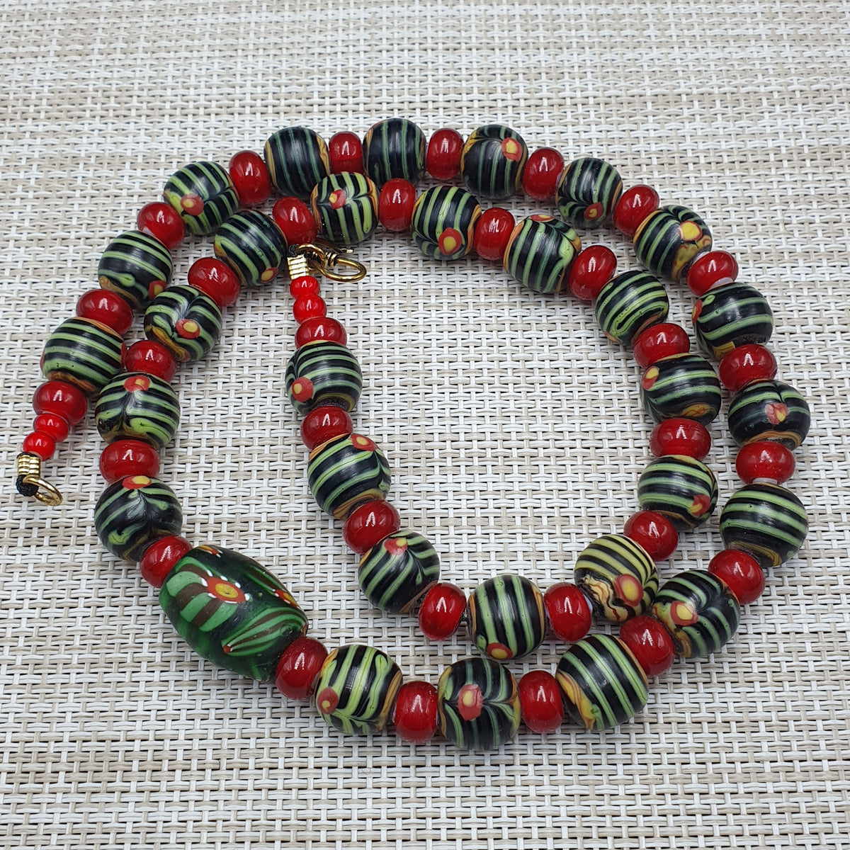 Collier de perles de verre rétro vénitien, fleurs et cœur vénitien