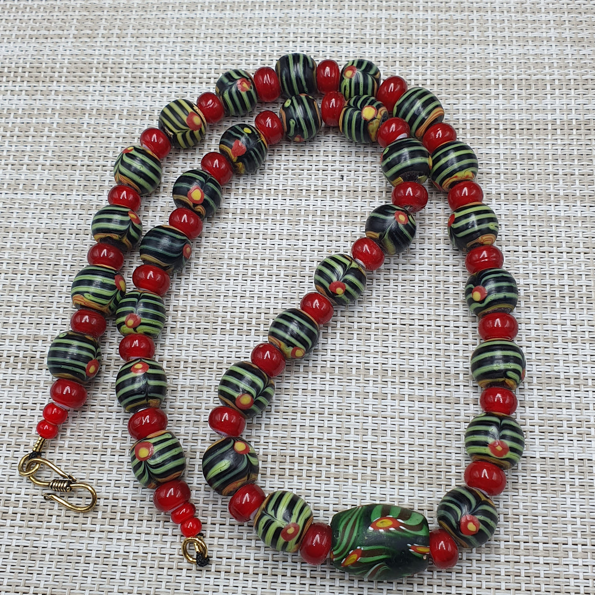 Collier de perles de verre rétro vénitien, fleurs et cœur vénitien